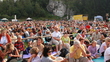 Pielgrzymi pod skałkami w Trzebniowie, 24 VIII 2010
