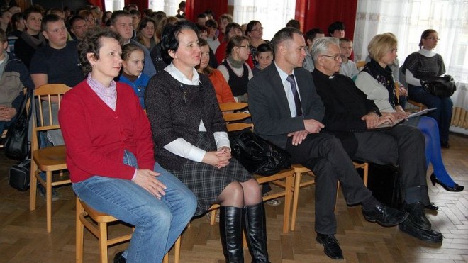 Ks. Adam Boniecki w Ośrodku Szkolno-Wychowawczym w Bochni