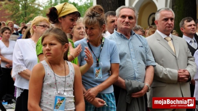 Pielgrzymka Tarnowska: ślub bocheńskich pielgrzymów w Okulicach, 18.08.2011