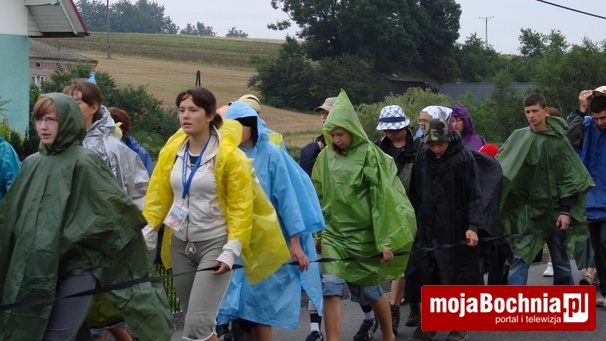 Piesza Pielgrzymka Krakowska: bocheńska grupa nr 3 na trasie Zadroża przez Wolbrom do Strzegowej, 8.08.2011