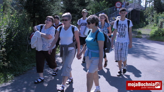 Piesza Pielgrzymka Krakowska: bocheńska grupa nr 3 wyruszyła z Bochni na Jasną Górę, 4.08.2011