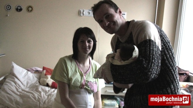Rodzice Paulinki, która przyszła na świat w szpitalu w Bochni 24 grudnia 2011