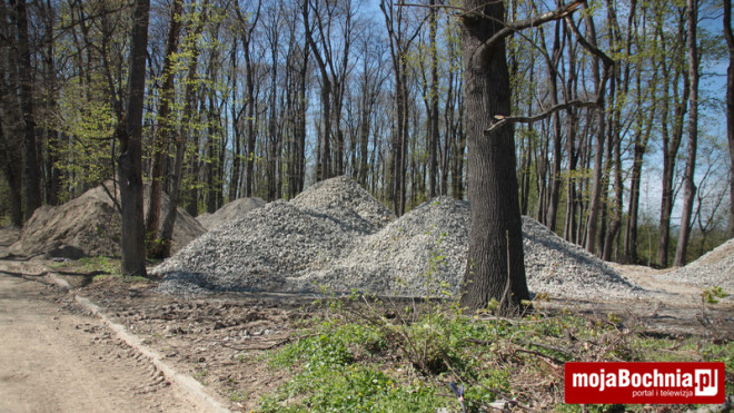 Rewitalizacja Parku Uzbornia z opóźnieniem, 26 IV 2012