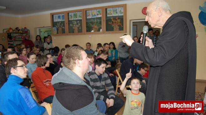 O. Leon Knabit w Ośrodku Szkolno-Wychowawczym