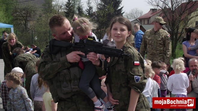 Łapanów: Dzień Otwarty szkoły z udziałem policji i straży pożarnej