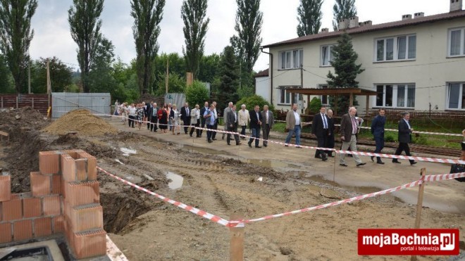 Nowy DPS: wmurowano akt erekcyjny