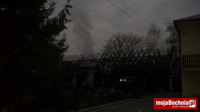 Proszówki: pożar stodoły, 15 XI 2013