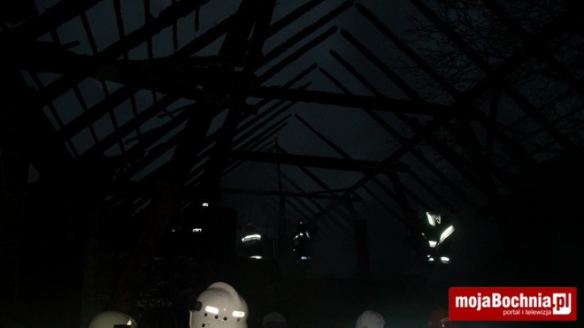 Proszówki: pożar stodoły, 15 XI 2013