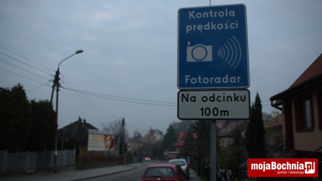 Będą pomiary prędkości w Bochni. Znaki już stoją