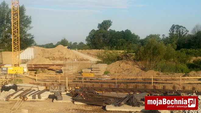 Budowa mostu w Stradomce, lipiec 2014