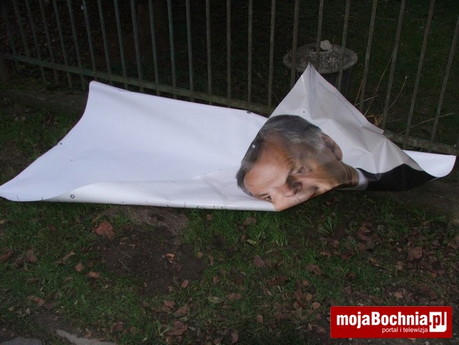 Zniszczone plakaty Jana Balickiego