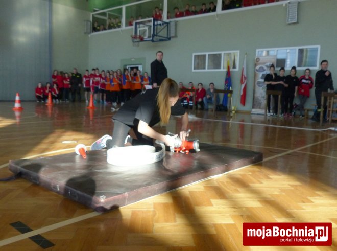 Sportowe zmagania młodych strażaków