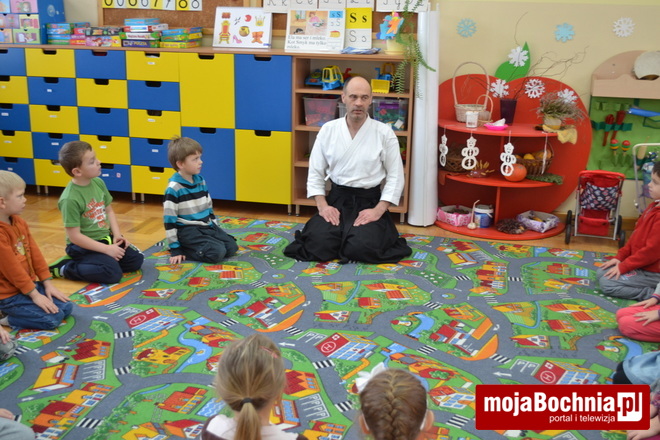 Samuraj u przedszkolaków w Brzeźnicy
