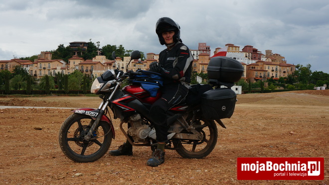 Sławomir Olesiński motocyklem po Azji