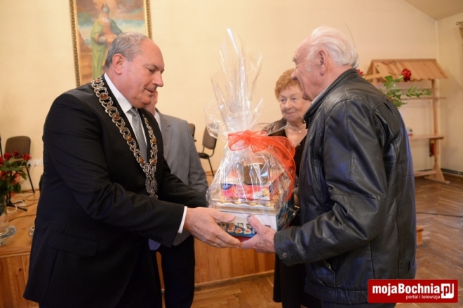 Medale i kwiaty dla złotych Jubilatów, 19 X 2015