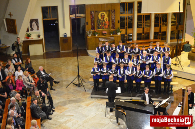 Chórzyści z Bochni śpiewali „Credo” pod batutą K. Pendereckiego