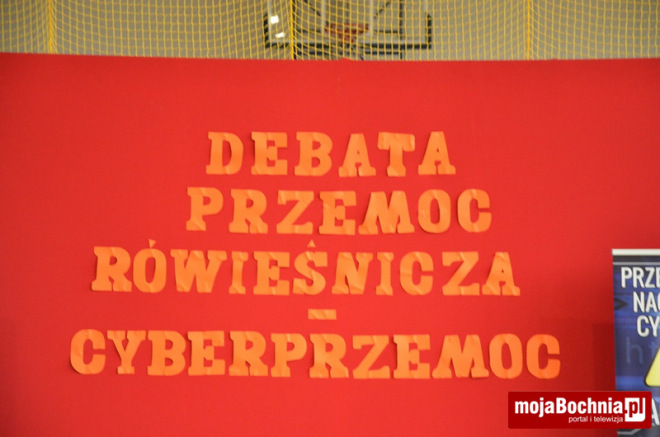 Dąbrówka: Debatowano na temat przemocy w internecie