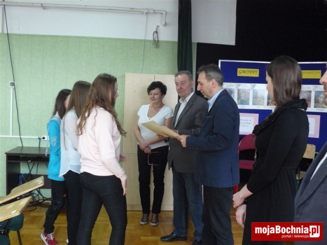 Gawłów: Gminny Konkurs Historyczny z okazji 1050-lecia Chrztu Polski