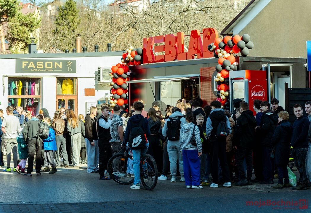 AUTOR:MICHAL PIEKARZ