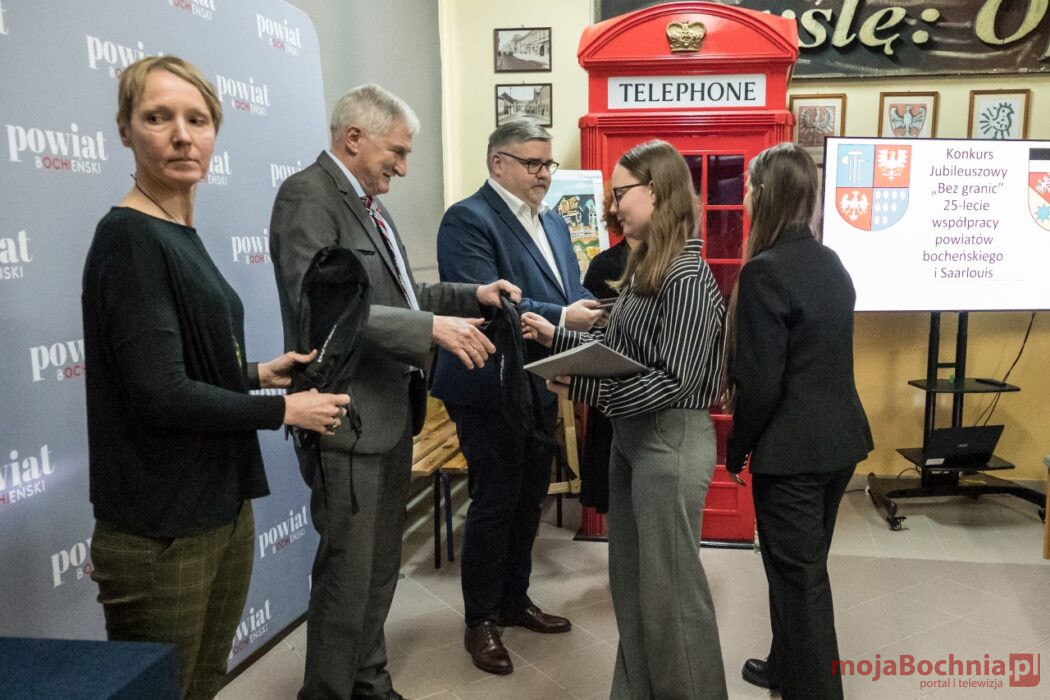 Dzieci i młodzież wzięły udział w konkursach „Bez granic” zorganizowanych na 25 lecie współpracy Powiatu Bocheńskiego i Powiatu Saarlouis