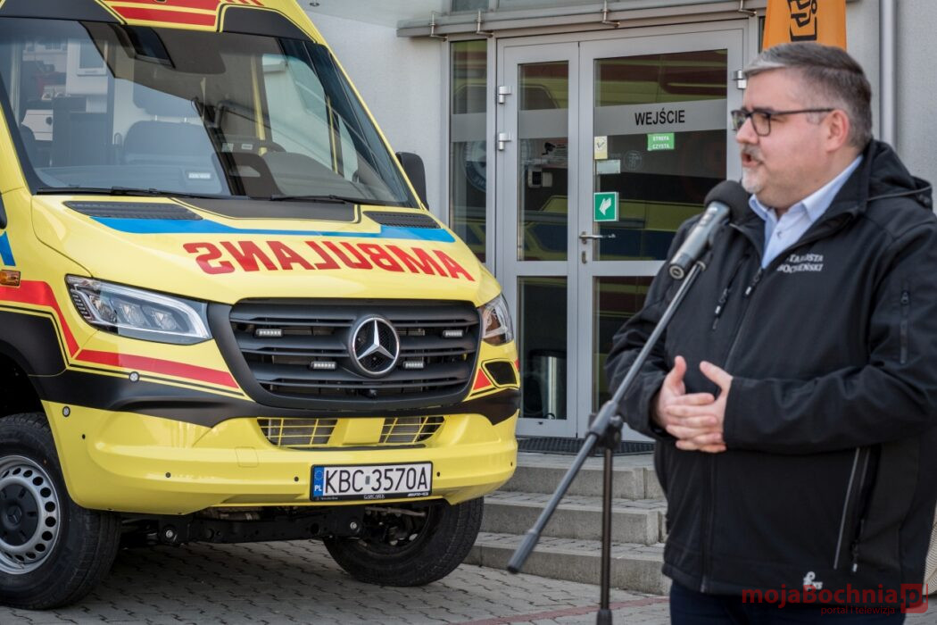 Przekazano sprzęt ratowniczy i gaśniczy dla służb powiatu bocheńskiego