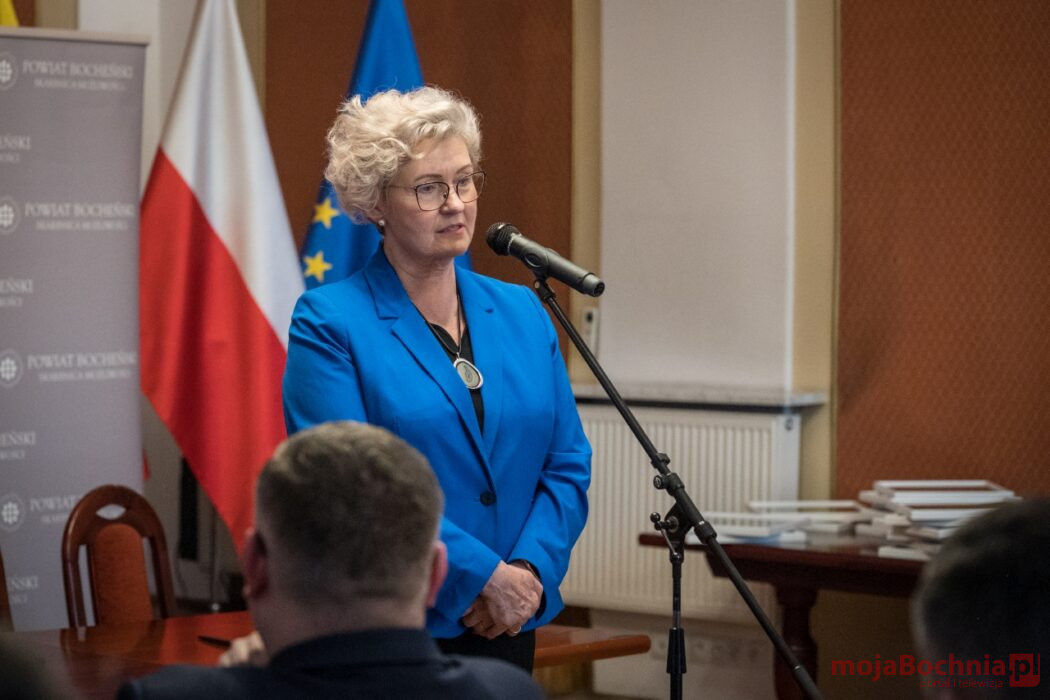 Elżbieta Achinger. Podpisano umowy na kolejne miliony dla Powiatu Bocheńskiego