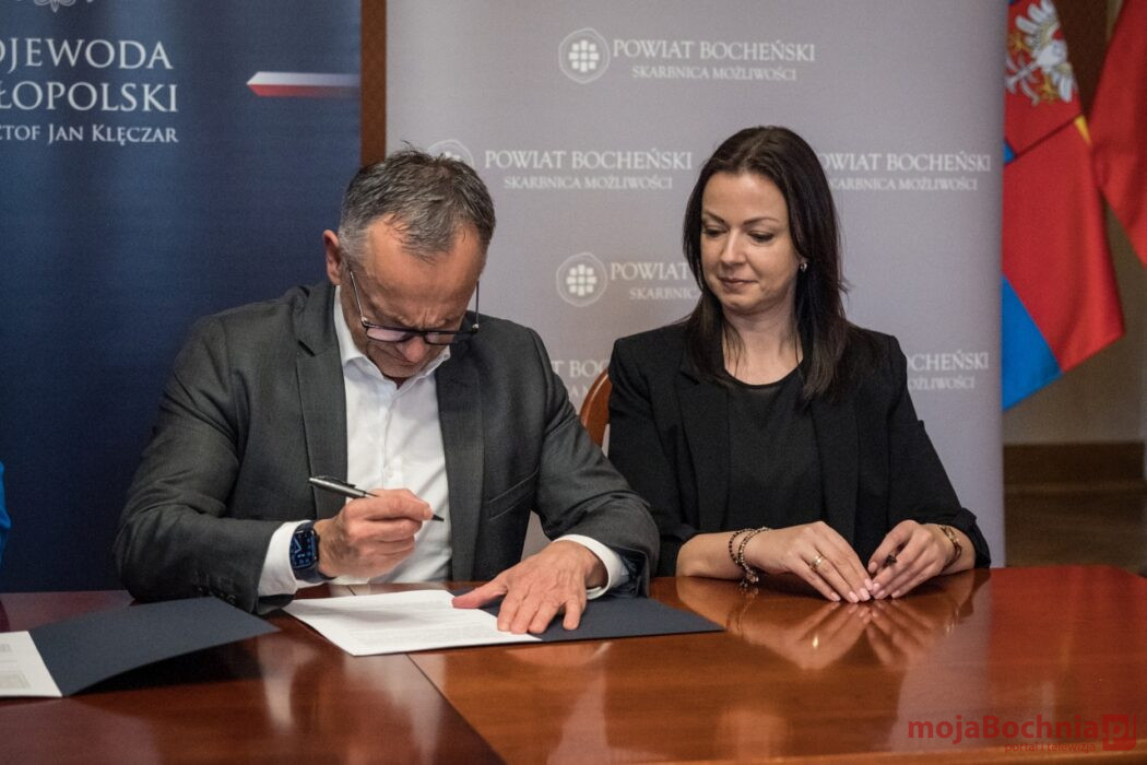 Podpisano umowy na kolejne miliony dla Powiatu Bocheńskiego