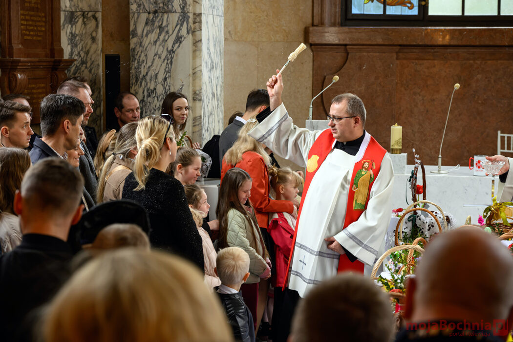 Święcenie pokarmów w pałacu Goetza – wielkanocna tradycja ponownie przyciągnęła tłumy