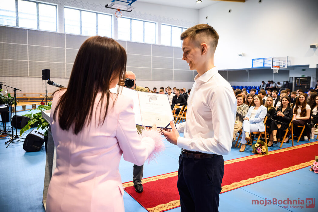 Pożegnanie maturzystów w ZS nr 1 w Bochni