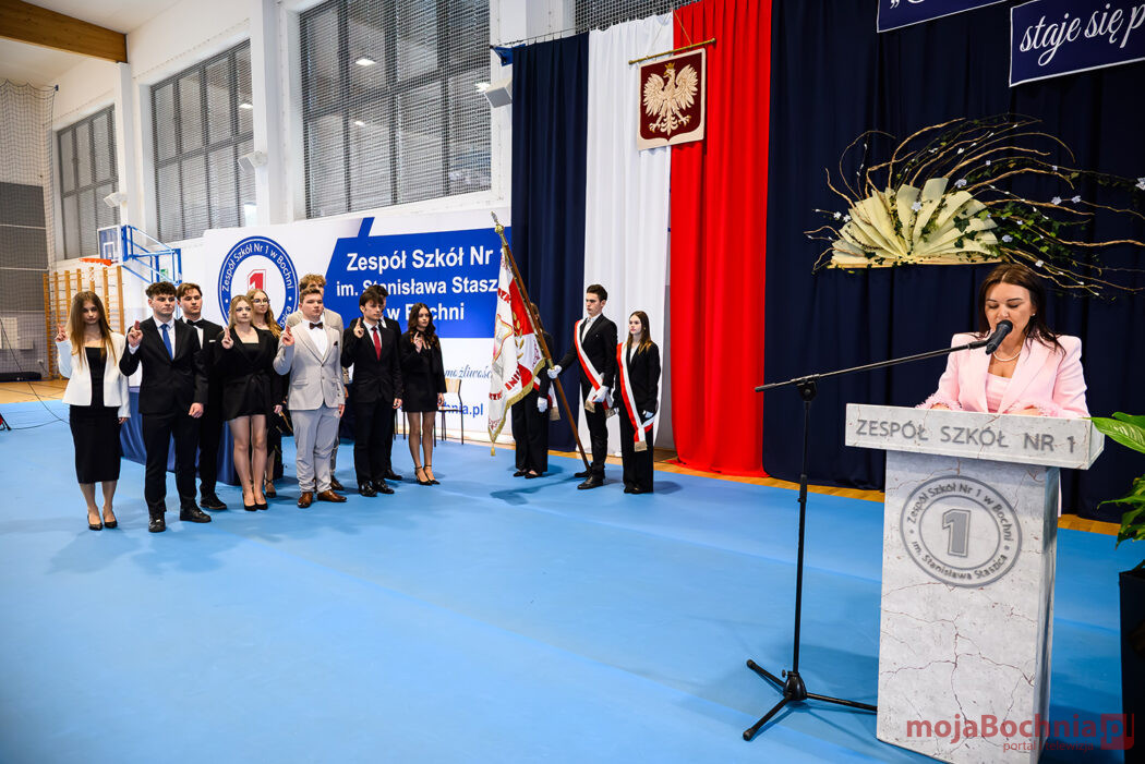 Pożegnanie maturzystów w ZS nr 1 w Bochni