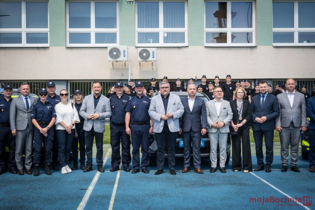 Bocheńska Policja z nowymi autami